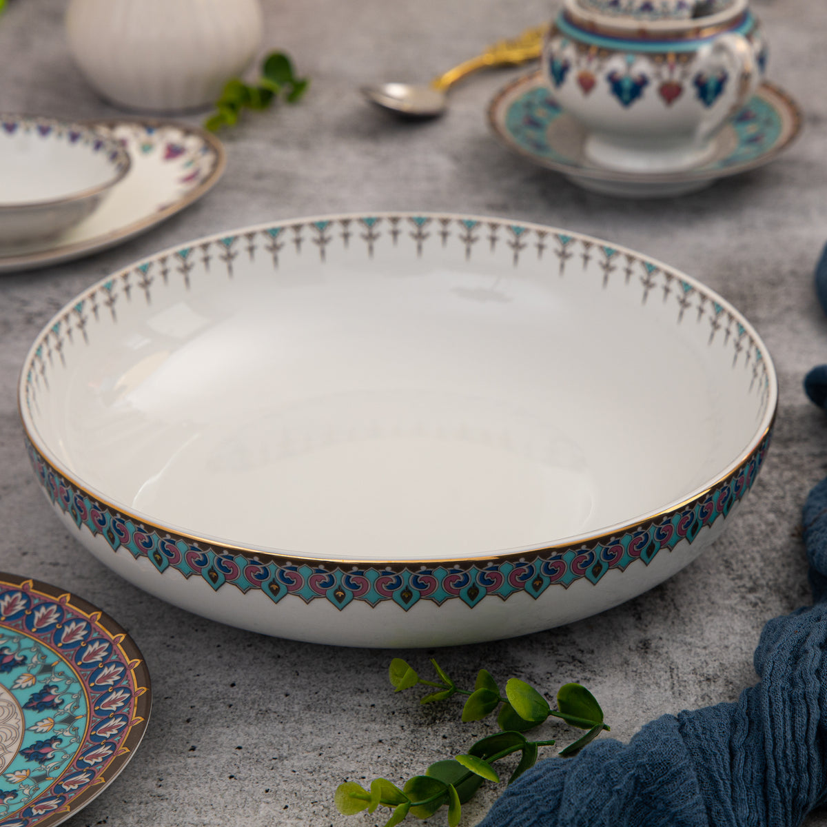 The Jamawar Flat Serving Bowl 11.5" - Set of 1