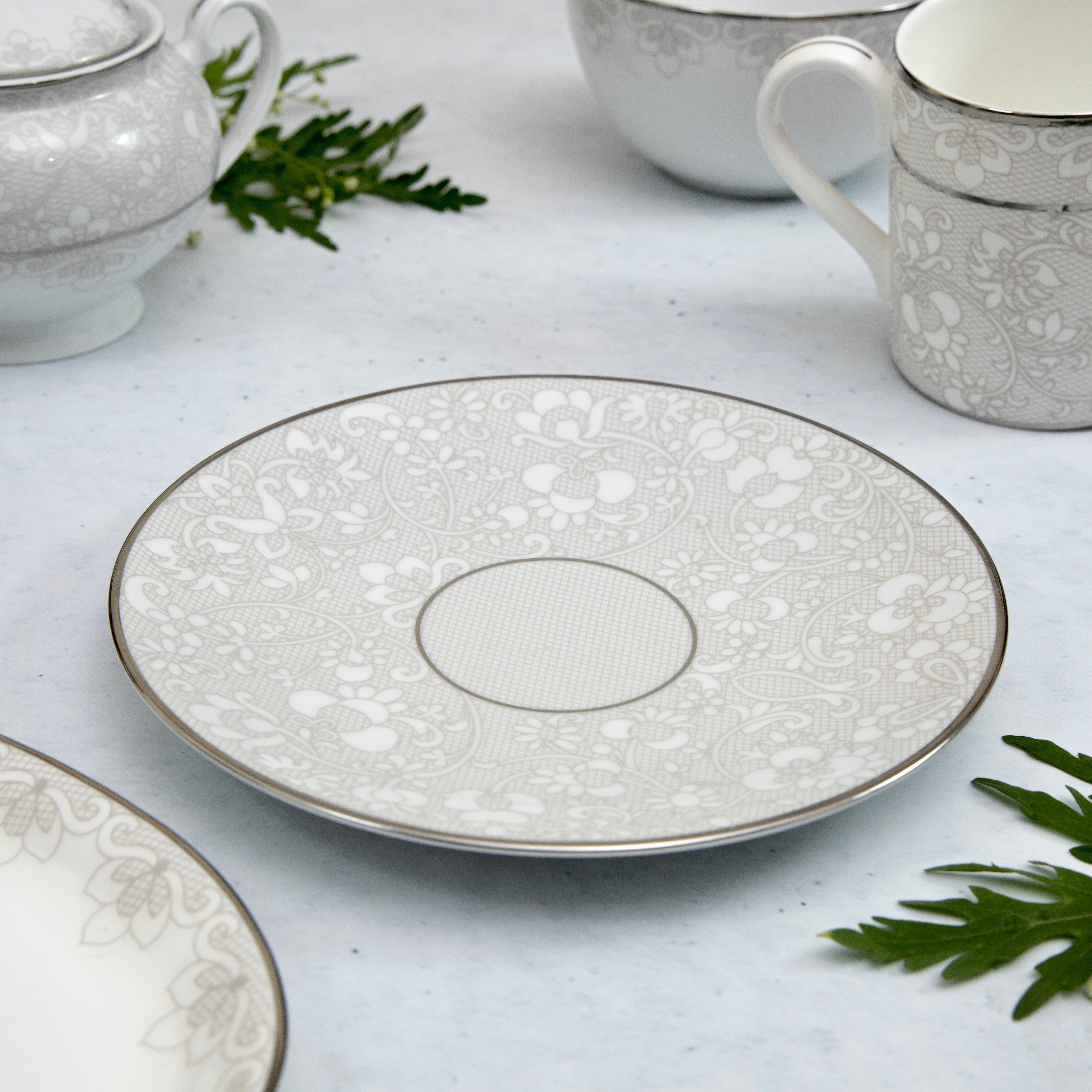 The Chantilly Dinner Set - Set of 30
